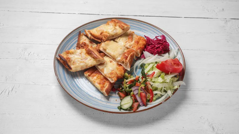 Pide mit Käse