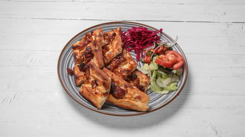Art Pide mit Döner